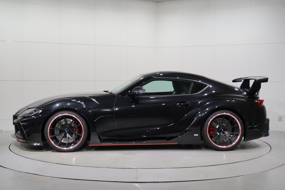 スープラ黒横