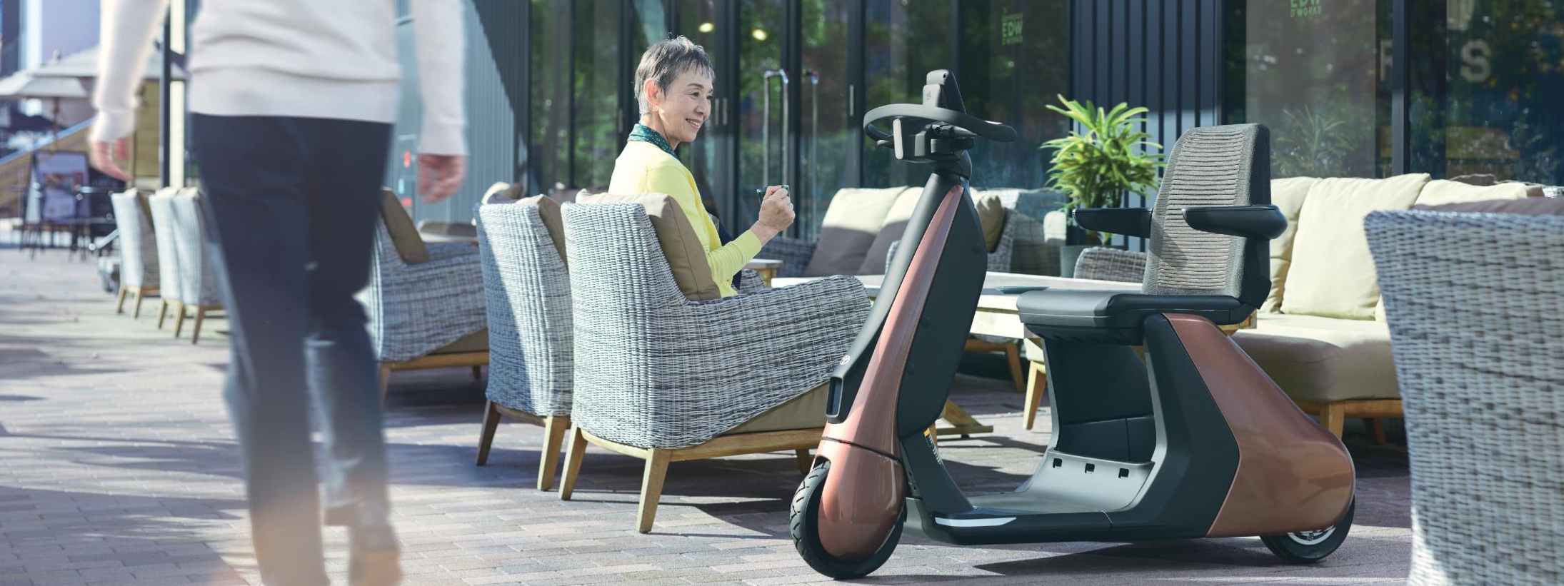 【モデル入り素材】C+walk S “Safety support”